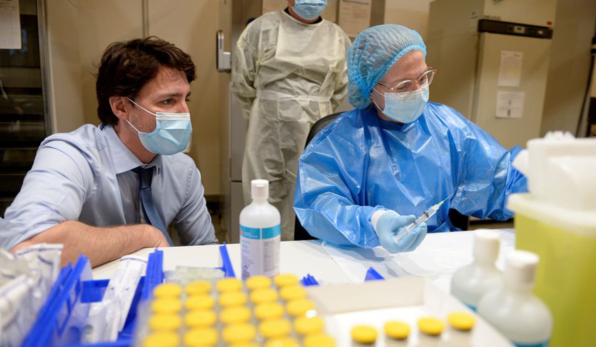 Canada imposes COVID-19 vaccine mandate on federal workers, transportation